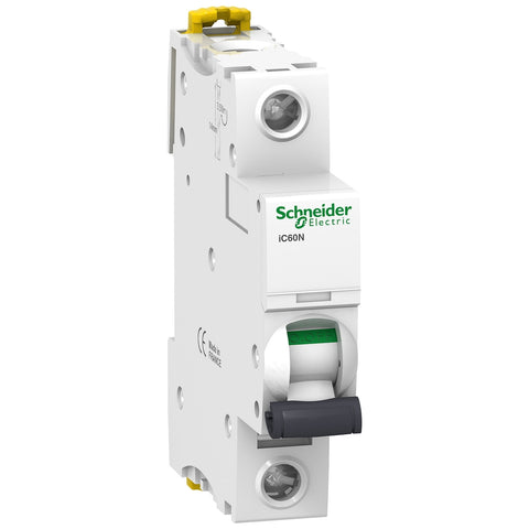 Interruptor termomagnético unipolar iC60N de la marca Schneider Electric con corriente nominal de sesenta y tres amperios y curva C. El código de referencia es A9F74163.